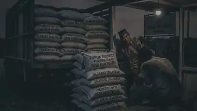 8 Ton Pupuk Disita di Teluk Sampit: Ancaman Tersembunyi di Piring Makan Rakyat